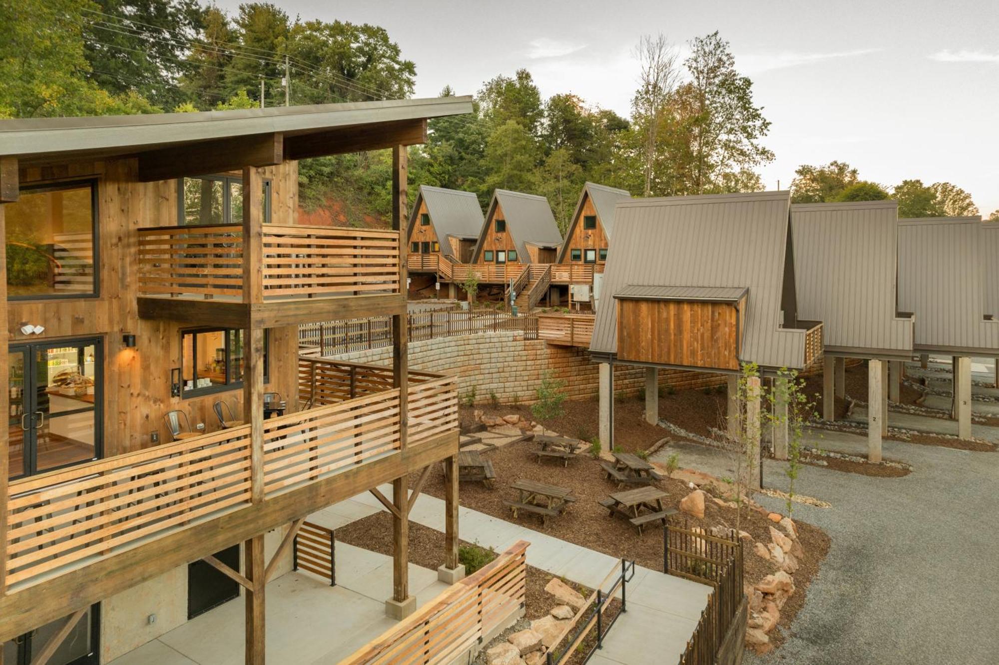 Wrong Way River Lodge & Cabins Эшвилл Экстерьер фото